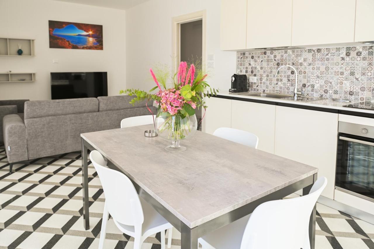 Perle Marine Suite Apartments Castro  Exterior photo