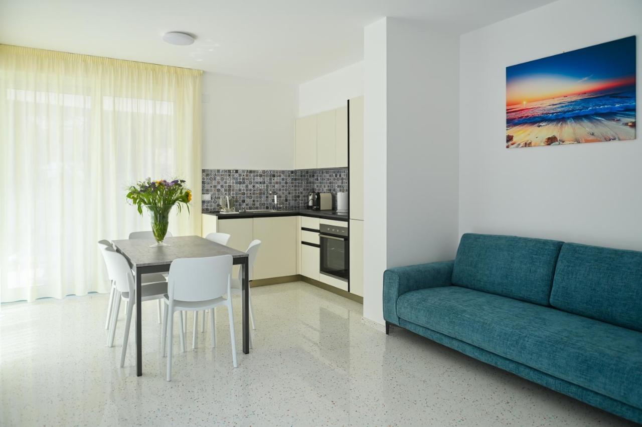 Perle Marine Suite Apartments Castro  Exterior photo
