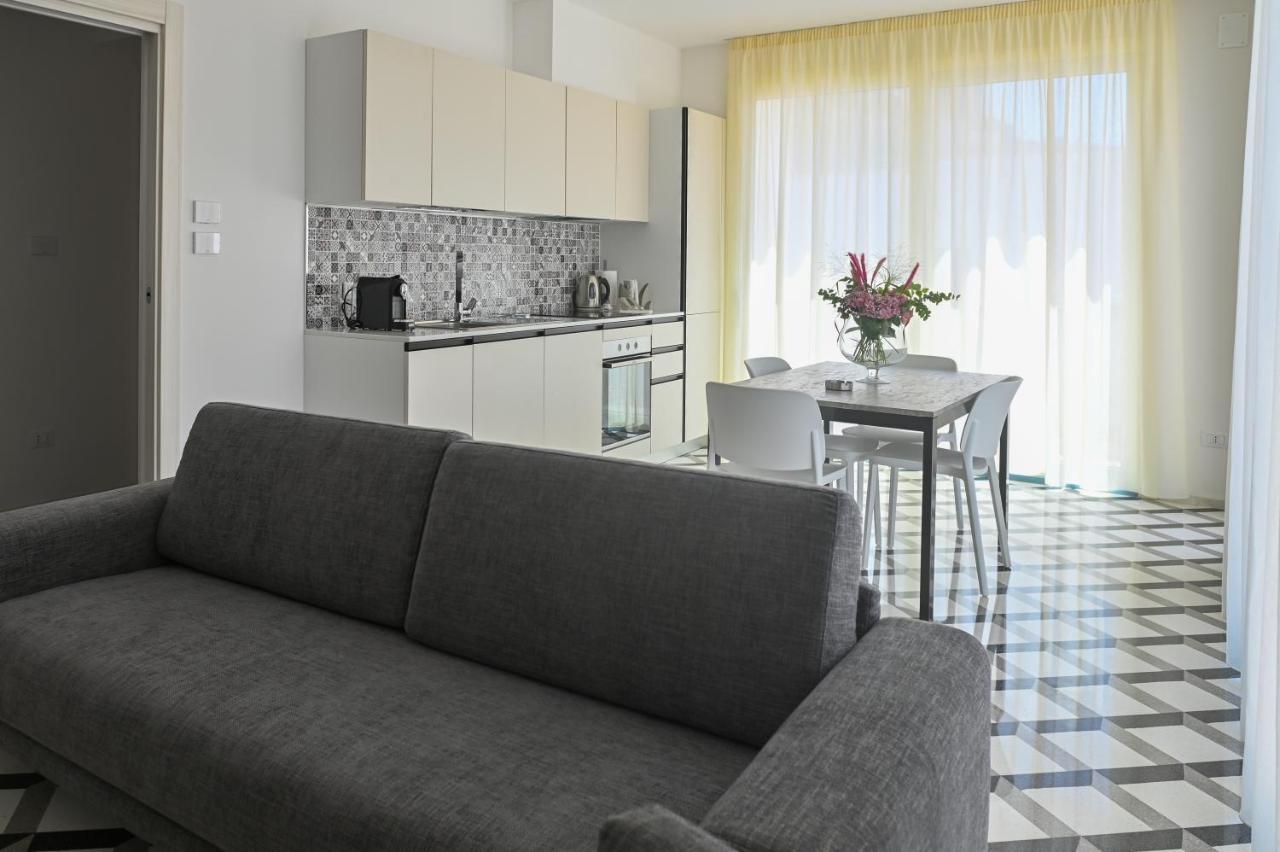Perle Marine Suite Apartments Castro  Exterior photo